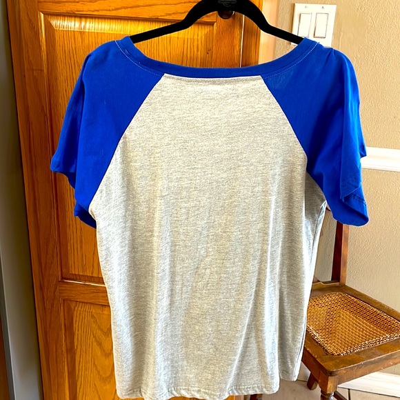 University of Florida women’s gator, shirt, extra-large - Picture 3 of 4